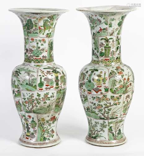 Chine, Epoque Kangxi (1662-1722)Paire de vases Yenyen en por...