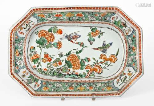 Chine, Epoque Kangxi (1662-1722)Plat octogonal en porcelaine...