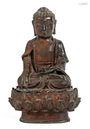 Chine, Epoque Ming (1368-1644)Statue de Bouddha en bronze la...