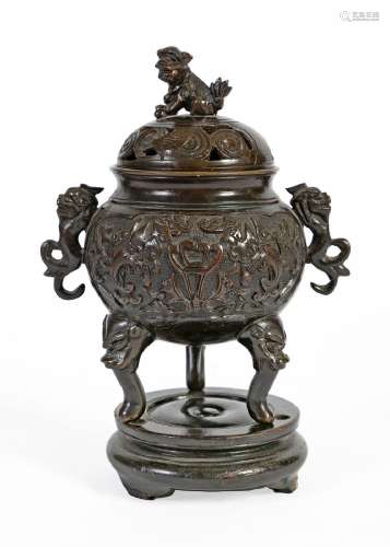 Chine, XIXe siècleBrûle parfum tripode en bronze à décor de ...