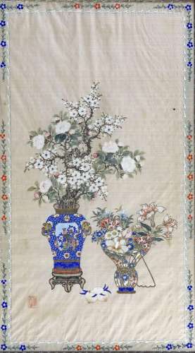 Chine, XXe siècleEncre et couleur sur soieVases fleurisSigné...