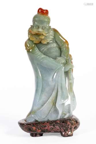 Chine, XXe siècleGroupe en jade sculptée sur socle de pierre...