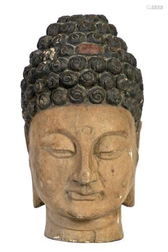 Vietnam,Grande tête de Bouddha en bois sculptéHauteur : 65 c...