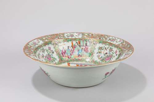 A famille rose porcelain bowl. China, Canton, 19th century