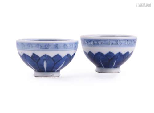 A pair of Chinese blue and white 'Lotus' cups