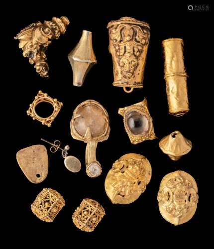 A MISCELLANEOUS GROUP OF GOLD OBJECTS