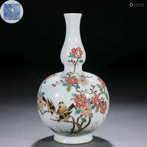 A Chinese Famille Rose Double Gourds Vase