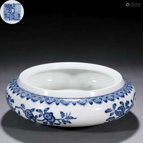 A Chinese Blue and White Three Abundance Washer