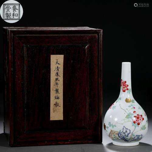 A Chinese Famille Rose Peony Bottle Vase