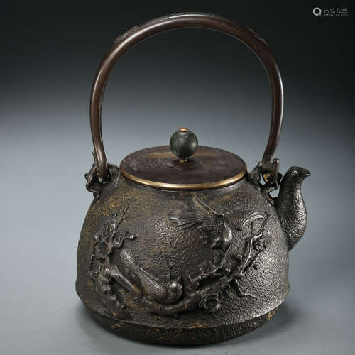 JAPANESE RELIEF IRON KETTLE