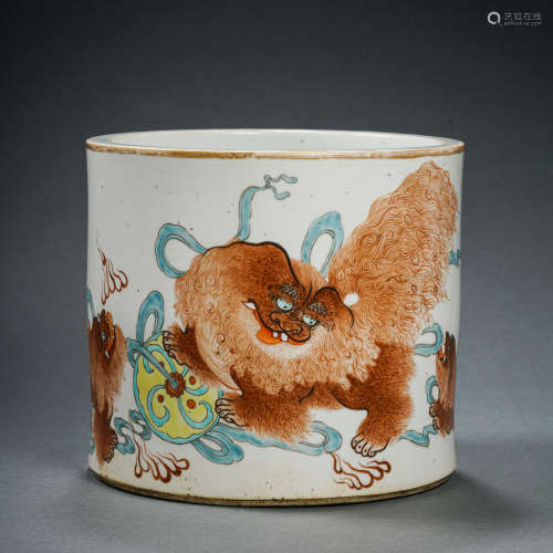 CHINESE QING DYNASTY RED LION BRUSH HOLDER