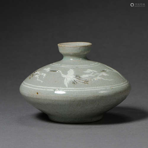 KOREAN GORYEO CELADON BLACK AND WHITE INLAID DWARF PLUM VASE