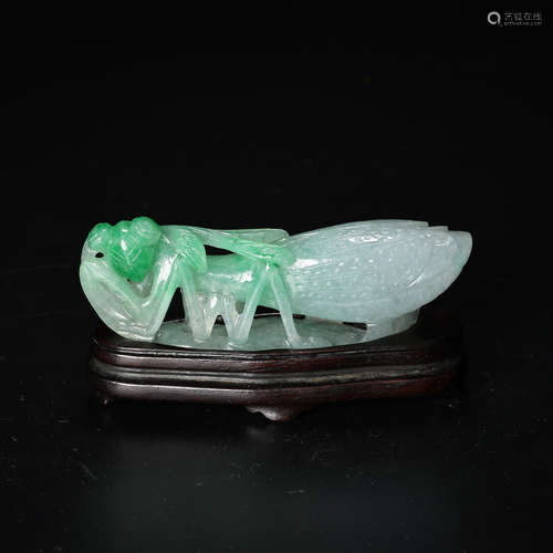 CHINESE QING DYNASTY JADE MANTIS ORNAMENT