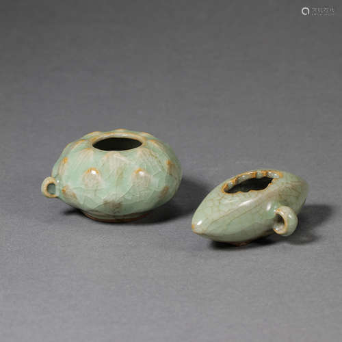 A GROUP OF CHINESE SOUTHERN SONG LONGQUAN WARE GREEN GLAZE D...