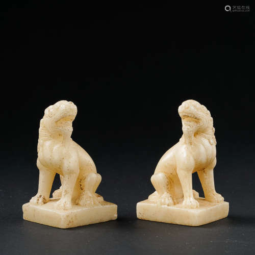 PAIR OF CHINESE TANG DYNASTY WHITE MARBLE LION STATUES