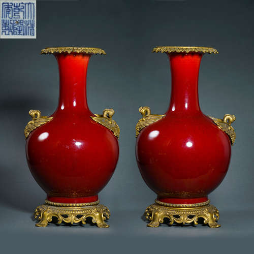 A PAIR OF 18TH CENTURY QIANLONG PERIOD JI RED GLAZED VASE