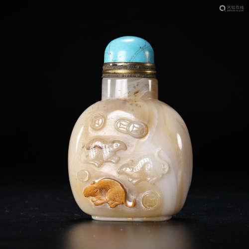 CHINESE QING DYNASTY AGATE SNUFF BOTTLE
