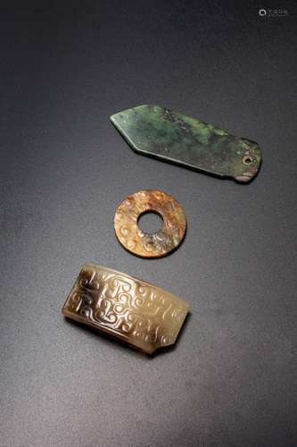 THREE SMALL CHINESE ARCHAIC JADES SHANG DYNASTY, WARRING STA...