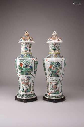 *A LARGE PAIR OF CHINESE FAMILLE VERTE QUATRELOBED BALUSTER ...