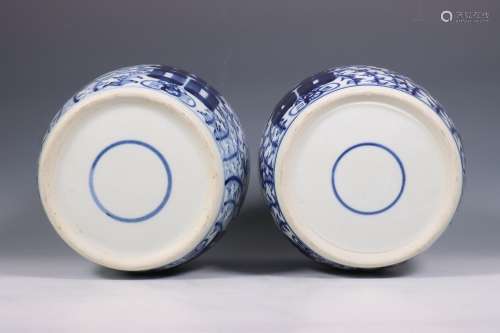 China, paar blauw-wit porseleinen gemberpotten en deksels, m...