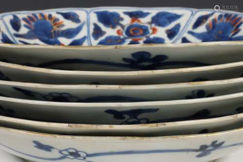 China, set van zes Imari porseleinen borden, laat 18e eeuw,