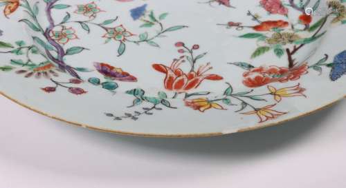 China/ Samson, twee famille rose porseleinen borden, 19e eeu...