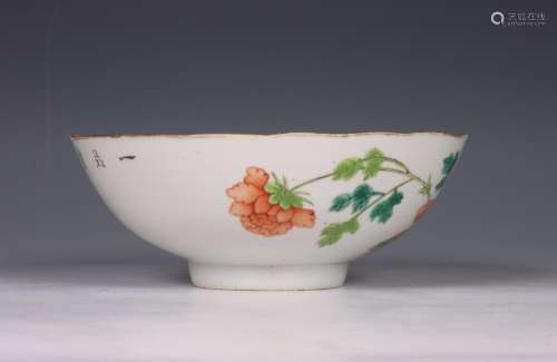 China, polychrome porseleinen kom, laat 19e/ 20e eeuw,