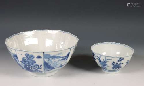 China, twee blauw-wit porseleinen kommen, Kangxi periode (16...