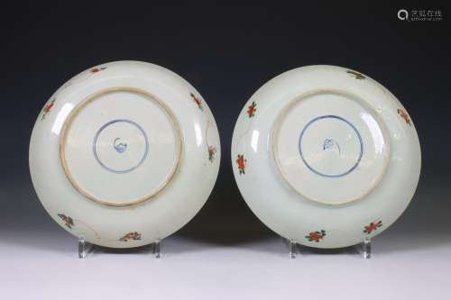 China, paar famille verte porseleinen borden, 19e eeuw,