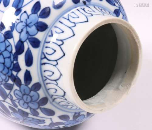 China, blauw-wit porseleinen vaas, 19e eeuw,
