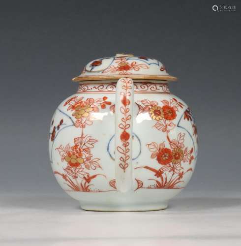 China, Imari porseleinen theepot en deksel, 18e eeuw,