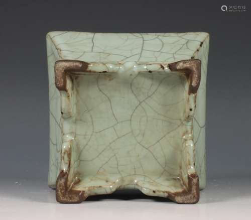 China, vierkante celadon geglazuurde porseleinen kom, 19e ee...