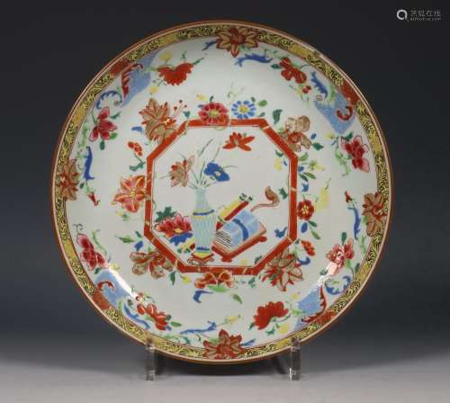 China, famille rose porseleinen bord, Qianlong periode (1736...