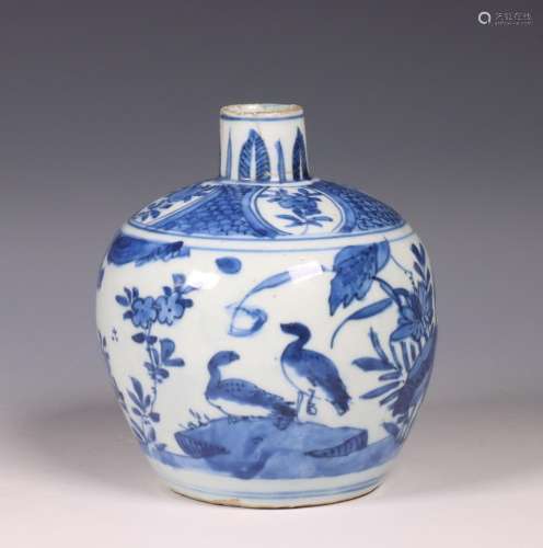China, blauw-wit porseleinen vaasje, Wanli periode (1573-162...