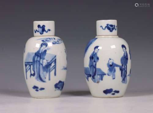 China, twee blauw-wit porseleinen theebusjes en deksels, Kan...