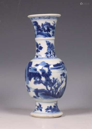 China, blauw-wit porseleinen vaasje, Kangxi periode (1662-17...