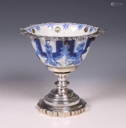 China, zilvergemonteerde blauw-witte kom, Kangxi (1662-1722)...