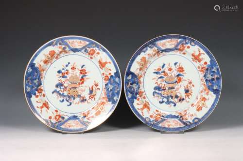 China, paar Imari porseleinen borden, 18e eeuw,