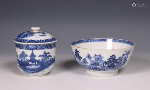 China, blauw-wit porseleinen theebus en deksel en kom, ca. 1...