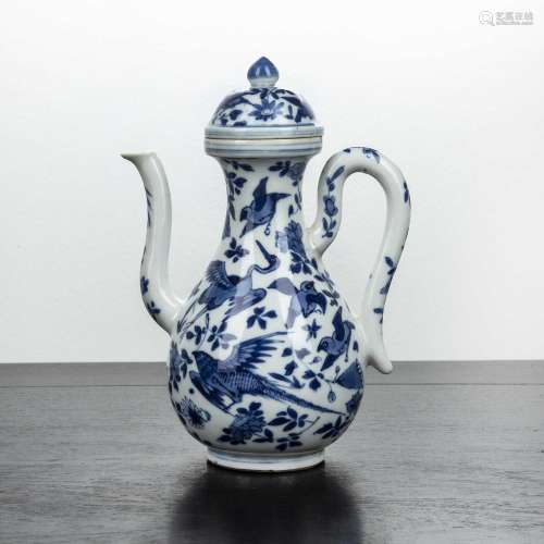 Blue and white porcelain ewer and cover Chinese, 18th/19th C...