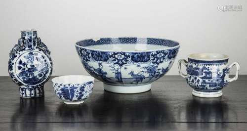 Group of four pieces of blue and white porcelain Chinese, 19...