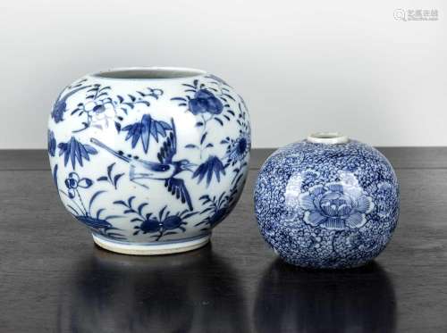Small blue and white ovoid vase Chinese, 19th Century painte...