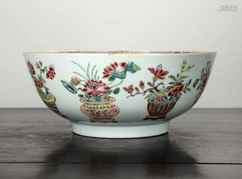 Famille rose bowl Chinese, 18th Century painted in enamels w...