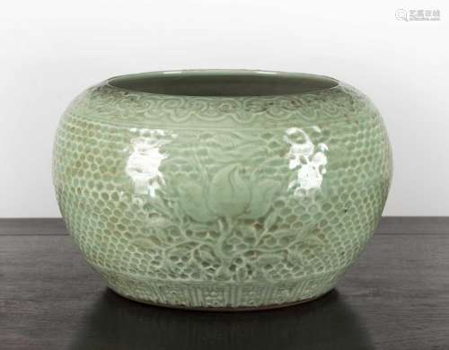 Celadon porcelain jardiniere Chinese, 18th/19th Century havi...
