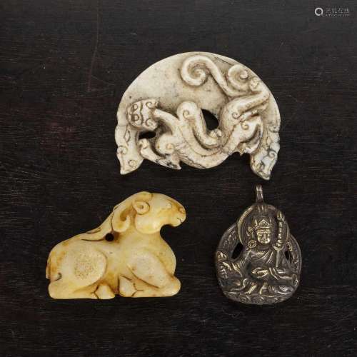 Group of small items Chinese comprising of two hardstone pen...