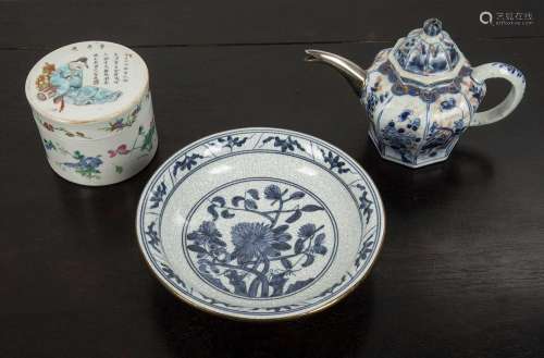 Group of porcelain Chinese comprising of a Kangxi Imari teap...