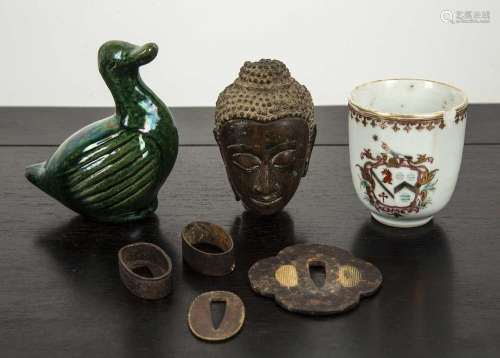 Group of pieces Chinese and Japanese including a small bronz...