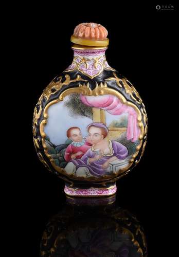 A Chinese porcelain snuff bottle