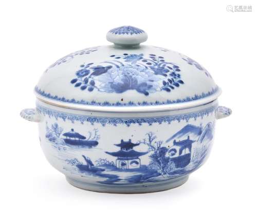 A Chinese blue and white circular tureen and cover