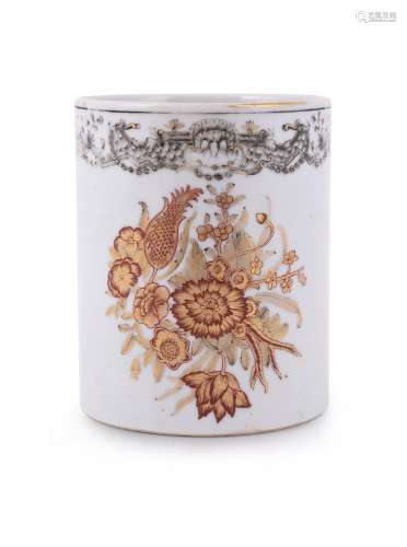 A Chinse export crested porcelain tankard